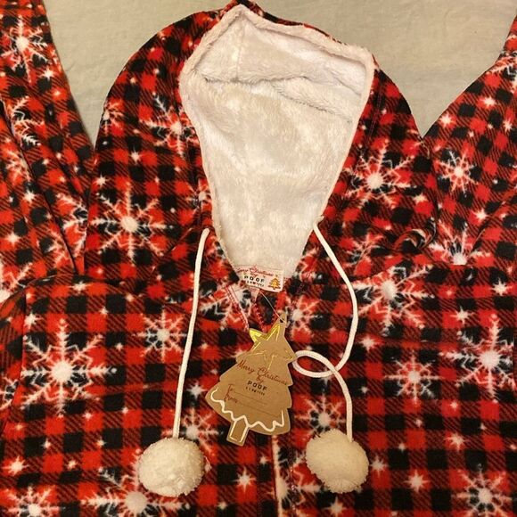 POOF Brand Women’s Onesie Fleece Red Black Plaid Snowflakes Size Small Pajamas - Picture 3 of 9